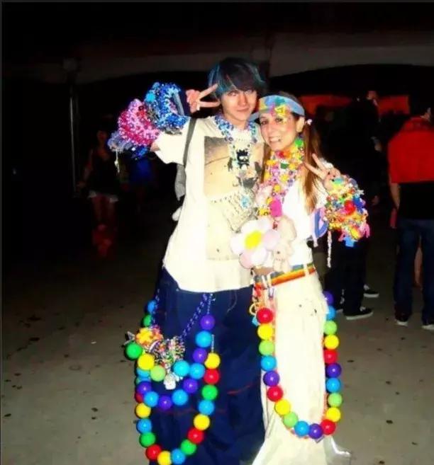 火爆全宇宙的“泫雅风”背后有着怎样的文化元素?转发送眼影盘