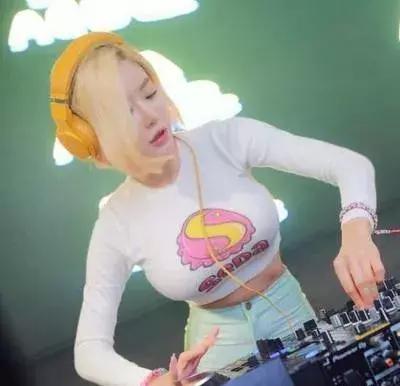 除了那位「E奶」女孩以外,DJ圈还有许多值得关注的小姐姐存在！