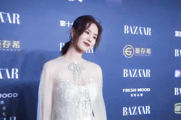 芭莎慈善夜雷佳音的头是1.5个肖战的头、2个刘诗诗的头，太犀利了