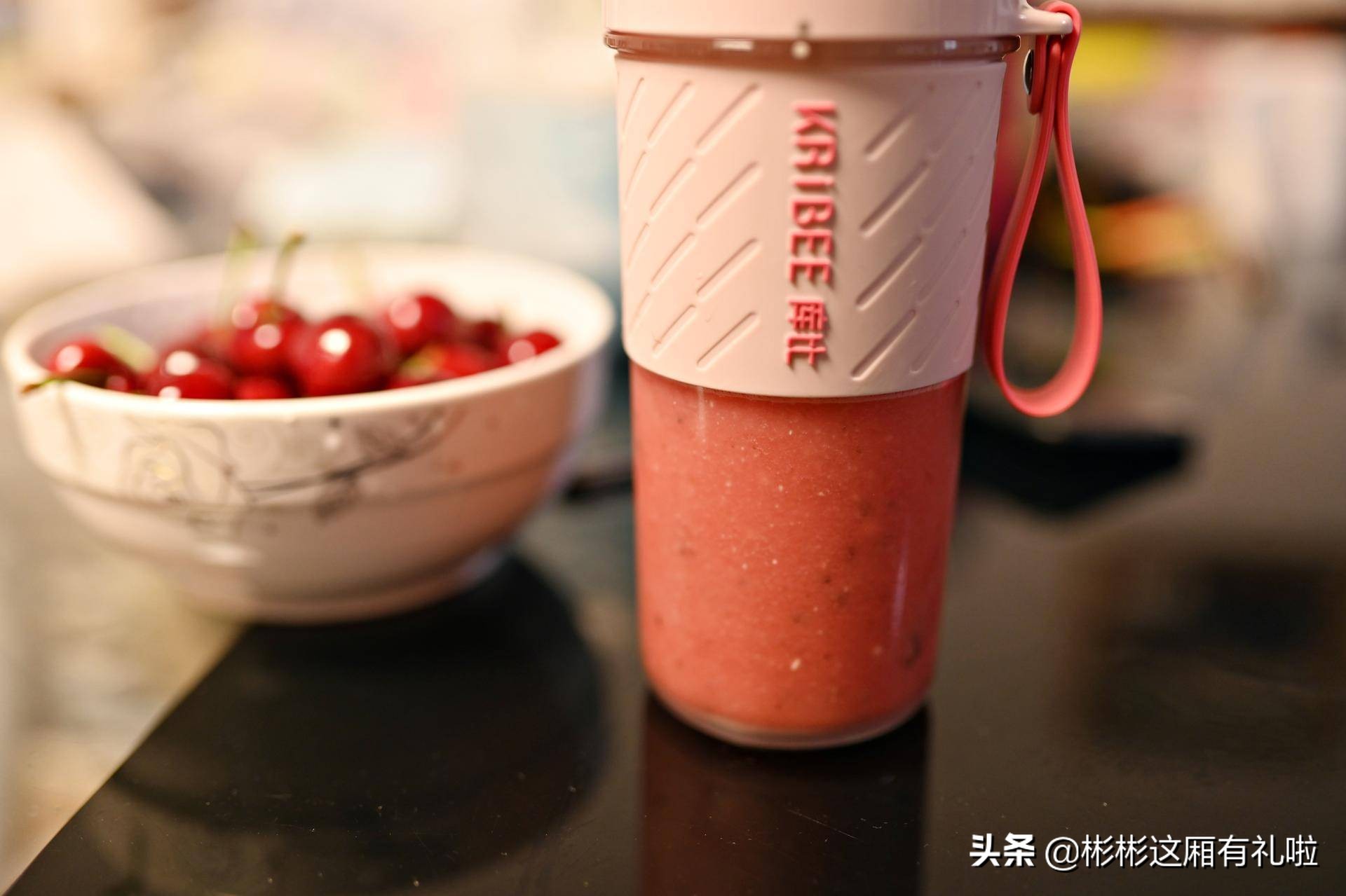 便携式榨汁杯如何用,便携果汁榨汁杯手把手教程