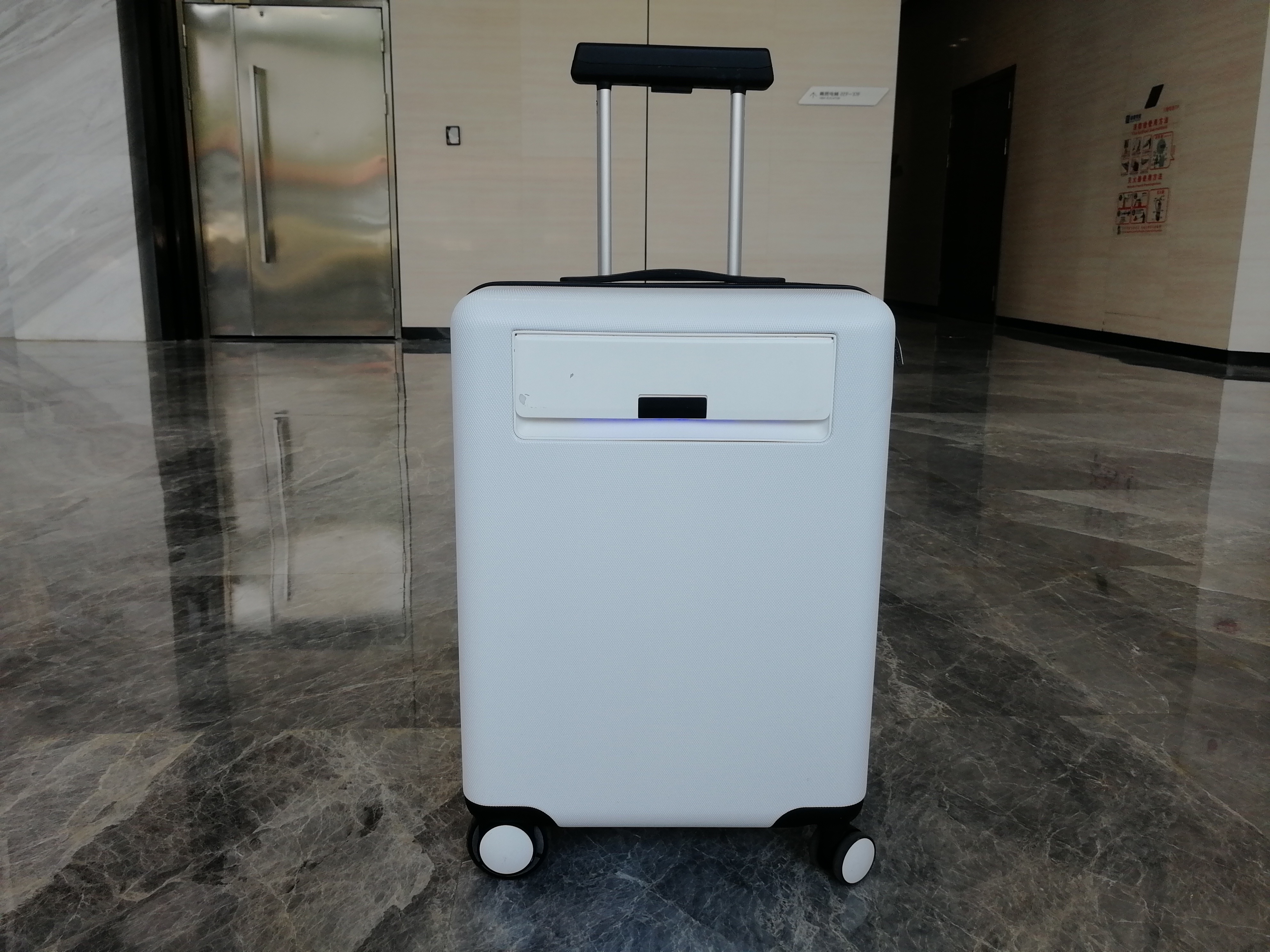 小米众筹酷哇旅行箱评测:自动跟随无需牵拉,还可直接带上飞机