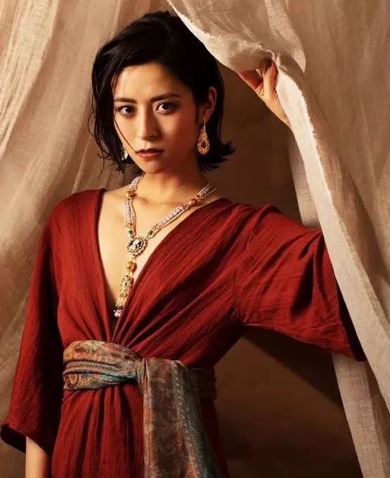 璺ㄧ晫鐝犲疂棣栭グ,璺ㄧ晫鐝犲疂