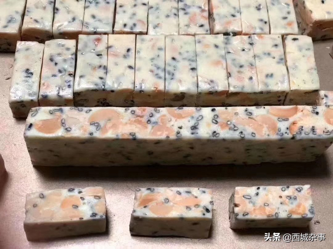 如何用酸奶和奶粉自制奶片,奶粉怎么自制酸奶步骤