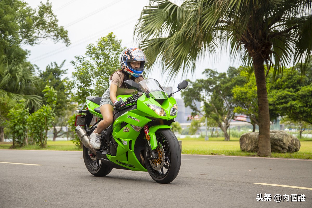 川崎zx-6r跟川崎zx-6rr什么区别,川崎zx-6r一米七能不能骑
