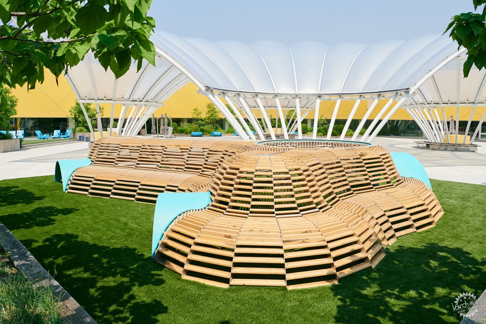 在鸟巢里攀爬,像鸟儿一样高飞丨NEST交互式游乐场