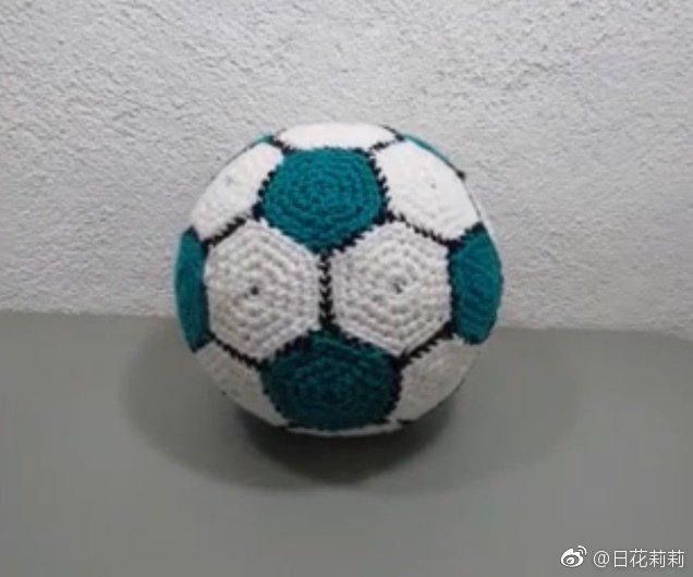 钩针编织足球的教程,钩针编织足球人物玩偶内马尔