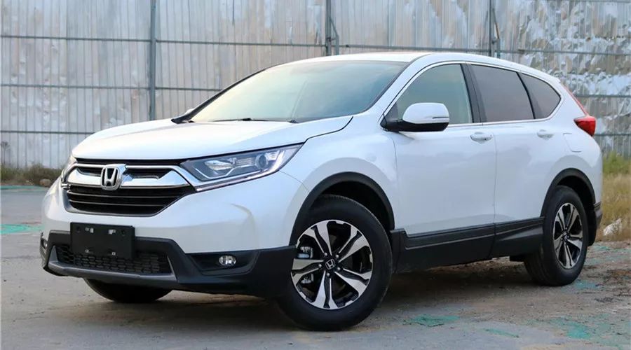 16万买丐版丰田RAV4还是本田CR-V？这款中型SUV没准更合适
