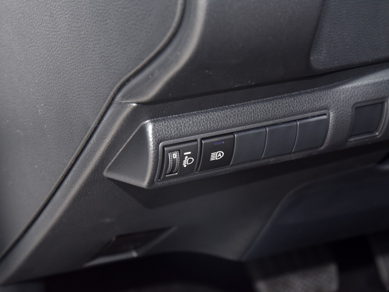 卡罗拉开车体验,丰田卡罗拉5000公里维护