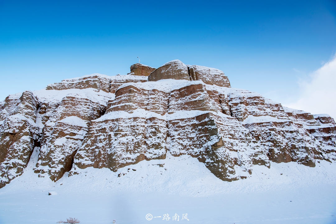 *疆新**克拉玛依有座魔鬼城，风过石缝像狼嚎，拍过电影获得奥斯卡