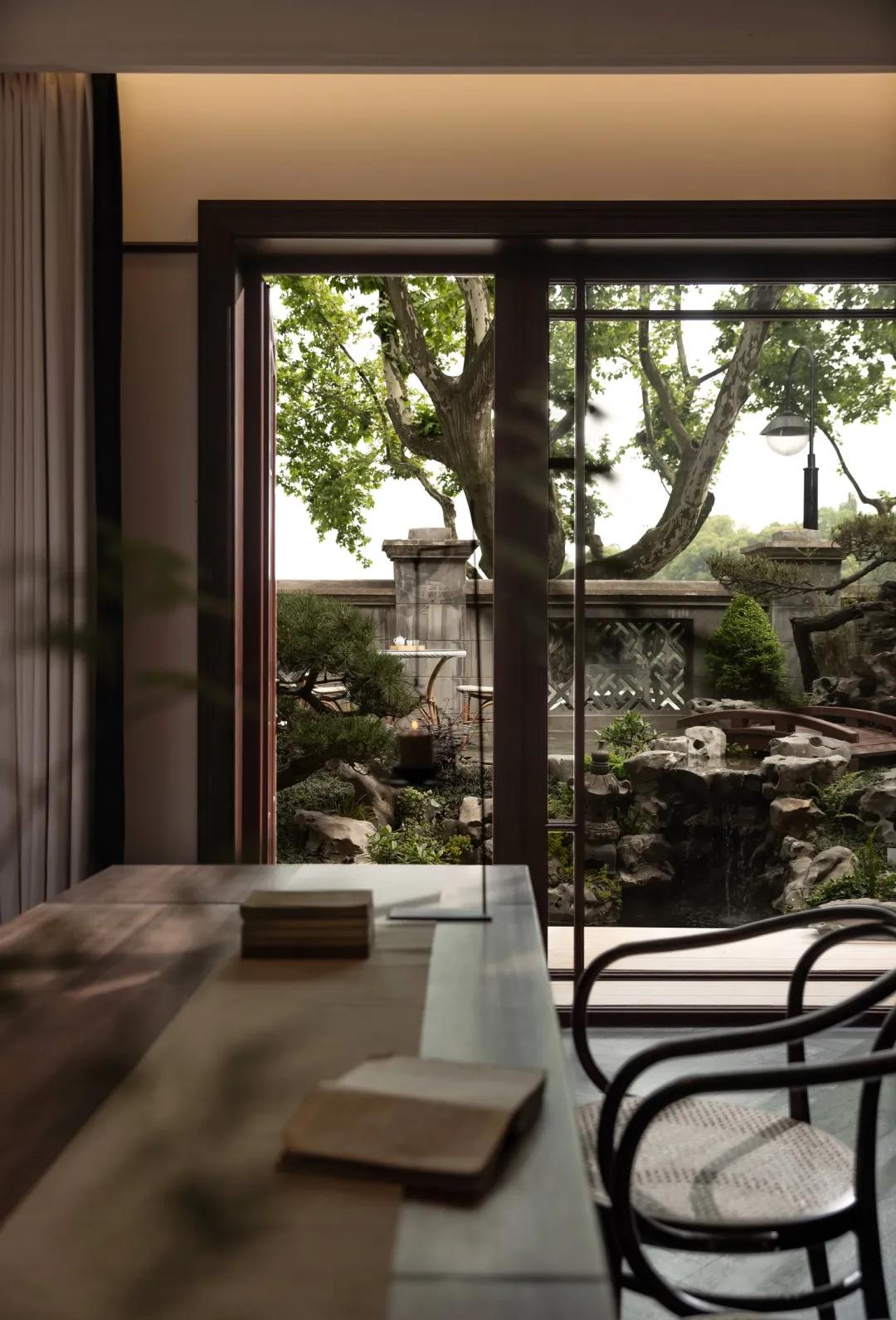 西湖边的传奇山庄，开业登顶“杭州最贵酒店”，旧址重生yyds