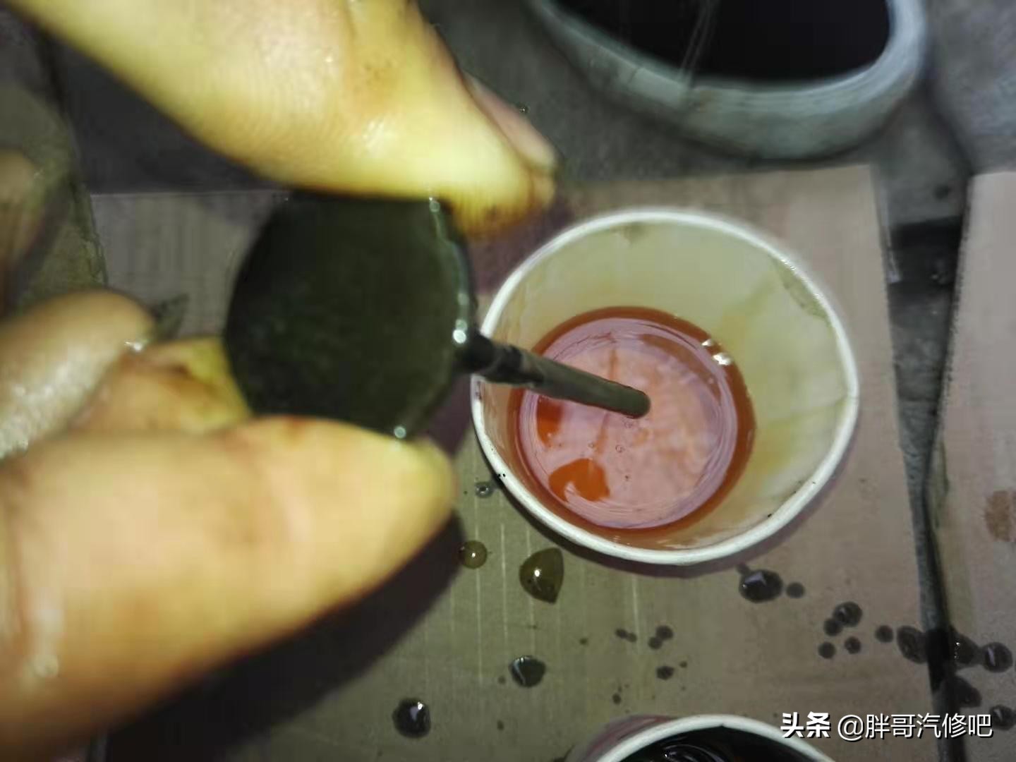 五菱宏光1.2机油少咋回事啊,五菱宏光1.2发动机机油孔在哪里