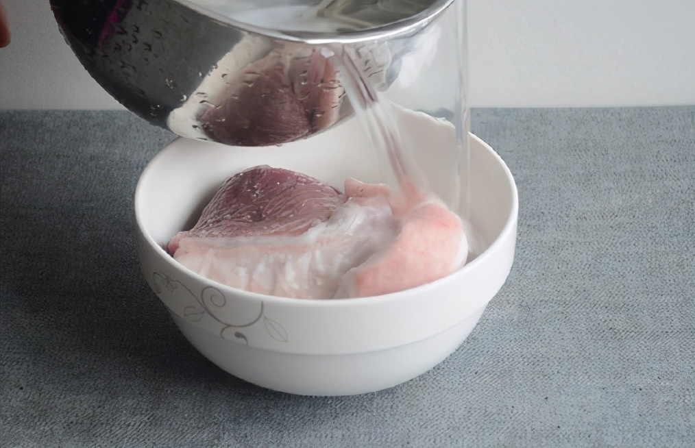 用什么方式解冻肉肉更快,不管多硬的冻肉