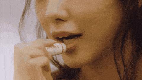 秋冬皮肤干燥用什么护肤品 (冬季比较滋润的护肤品)