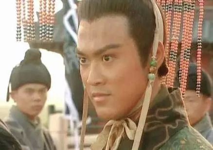 张馨月王灿对比照,王灿和张芷溪