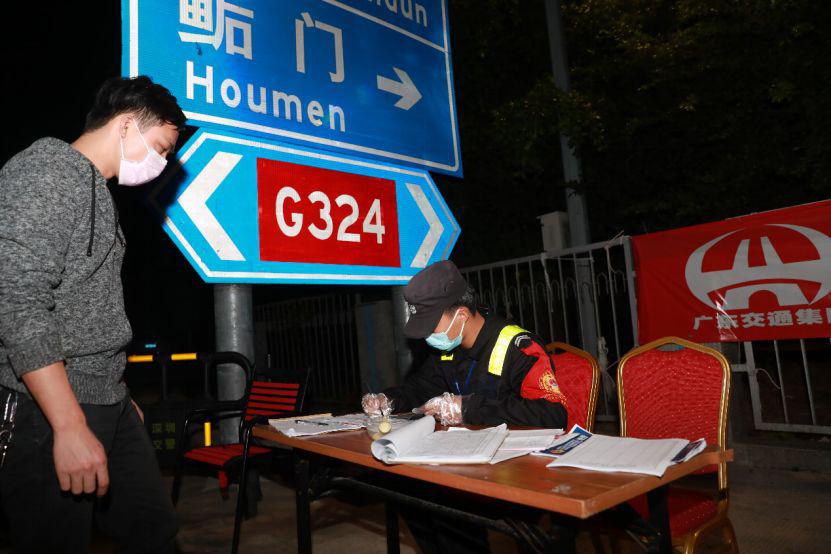 深晚独家|感动深圳100个凡人“疫”事②:他们的守护,你我的心安