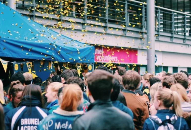 留学生回国后的尴尬段位,留学生回国就业都很惨吗