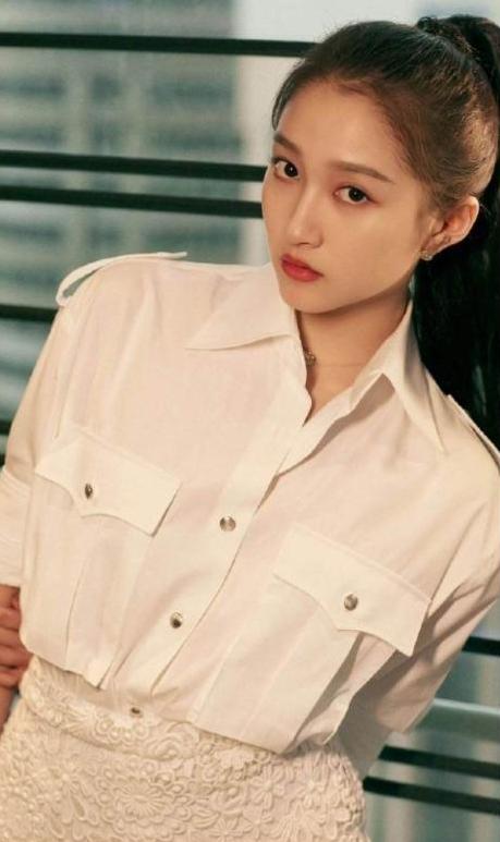 关晓彤穿露腰装,关晓彤穿露腰装图片