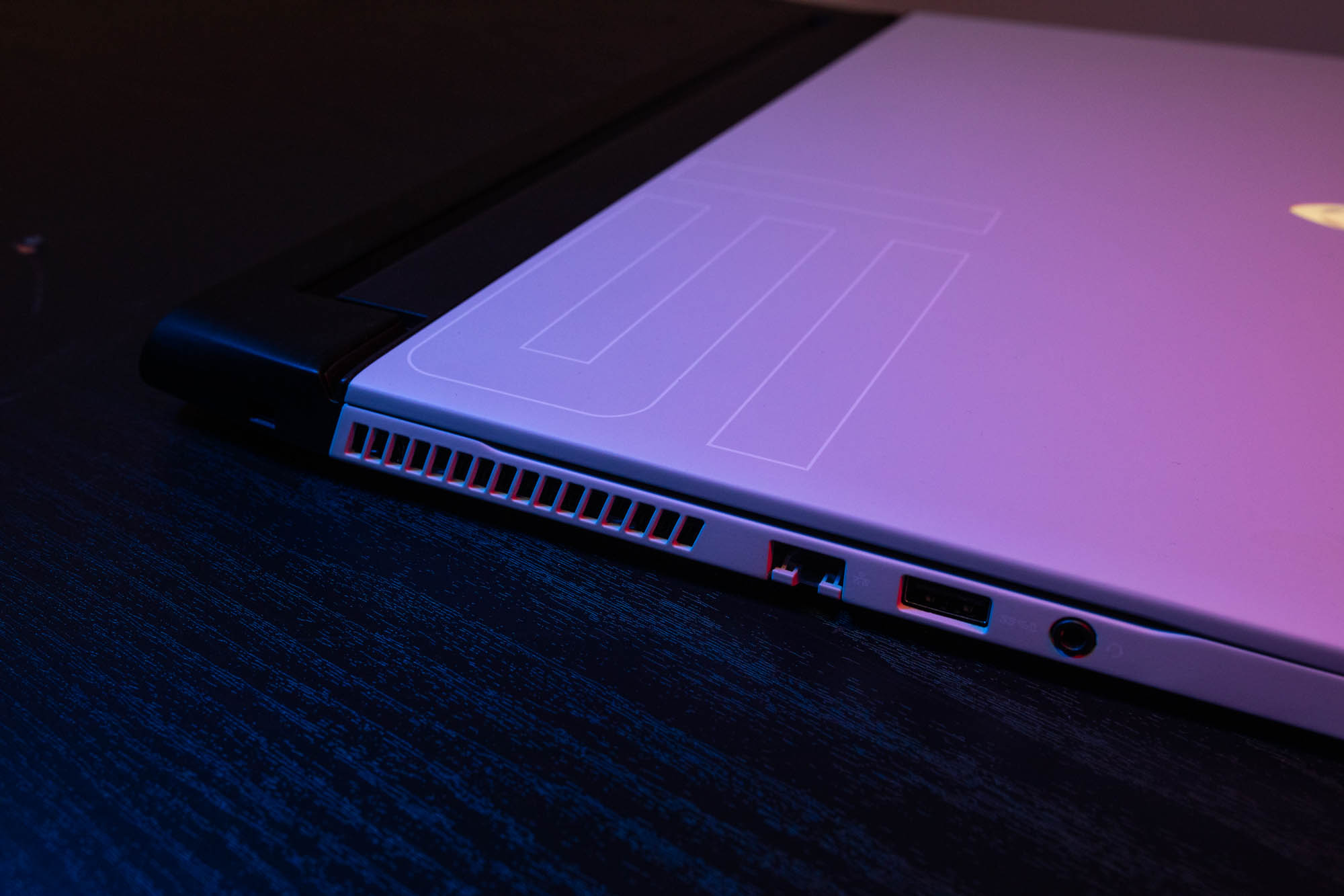 戴尔外星人m15r6测评是什么系统,戴尔外星人m15r2雷电接口