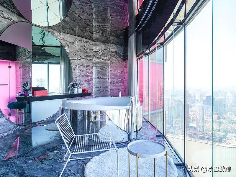 上海东方明珠塔里藏了一个酒店,你知道东方明珠有个酒店吗