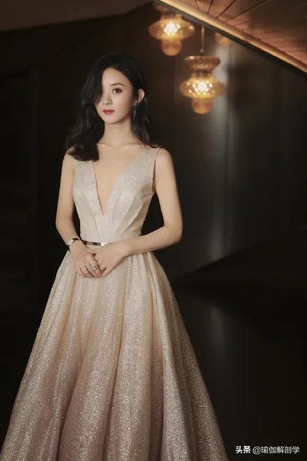 赵丽颖晒小蛮腰照蝴蝶骨线条抢镜,赵丽颖小蛮腰动作