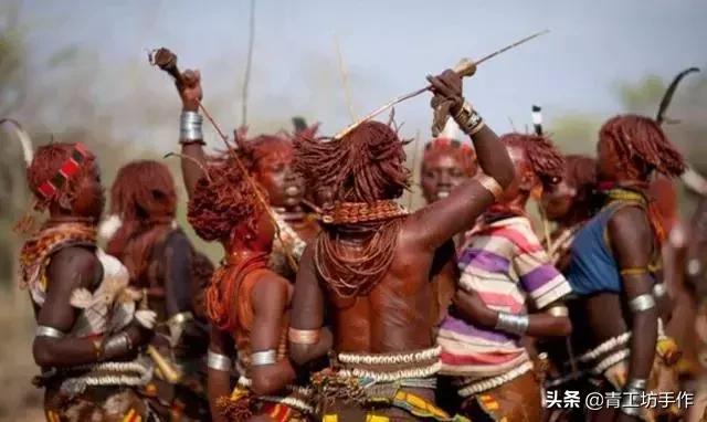 用指尖拨动非洲旋律:当原木的纯粹邂逅坦桑尼亚情调