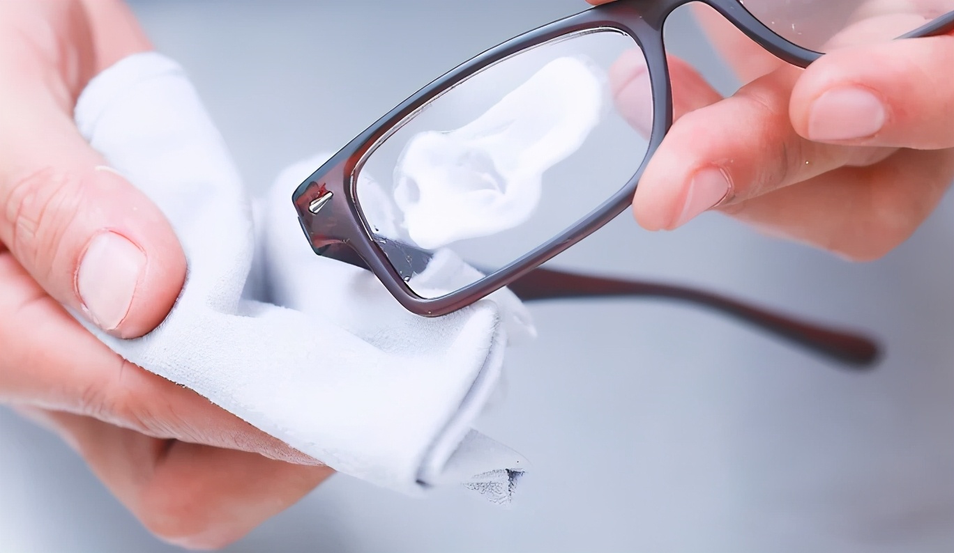 如何修复眼镜刮痕,眼镜划痕修复最佳方法