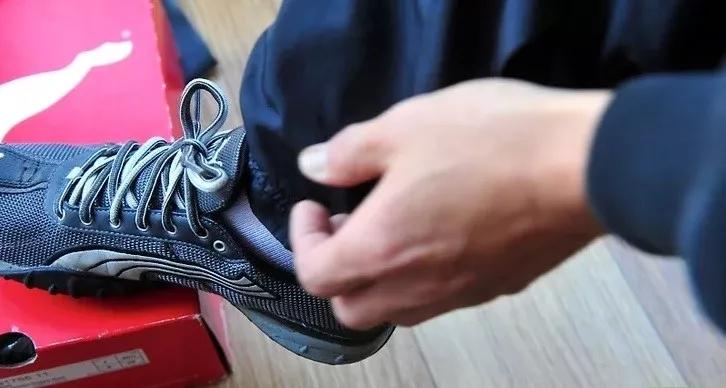 怎么能解决脚跟骨刺疼,脚跟骨刺疼痛如何缓解