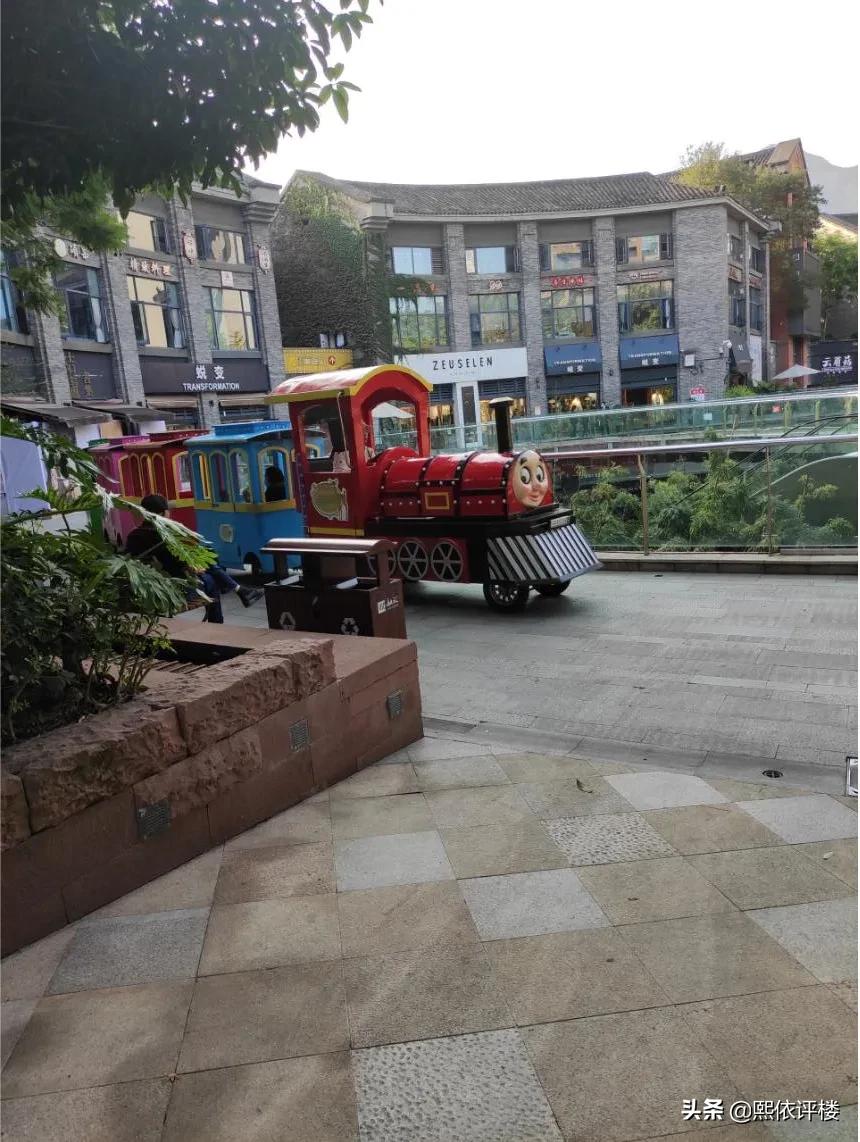 没轨道，接房要3年后，这里的高层凭什么套内17000元/㎡？