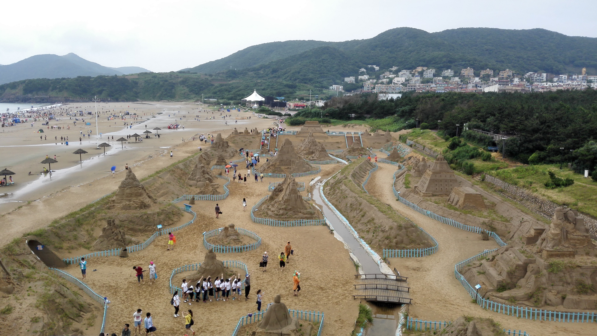 舟山群岛第5大岛沙雕故乡朱家尖，10里金沙美如画，大青山来自驾