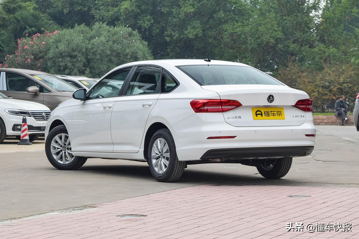 15款朗逸1.6二手车对比2017款福睿斯,福特福睿斯和大众朗逸谁的价格高