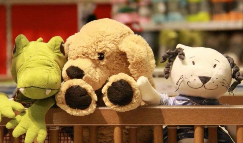 半夜娃说下面痛，宝妈一看不得了，医生：这些玩具娃玩要时刻盯着