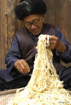 一张纸是怎么做成手工,如何简单的造出纸