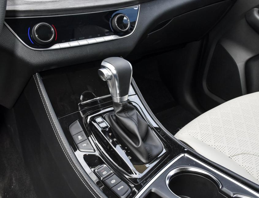 宝骏730车长几米宽几米,宝骏730新款中配7座功能