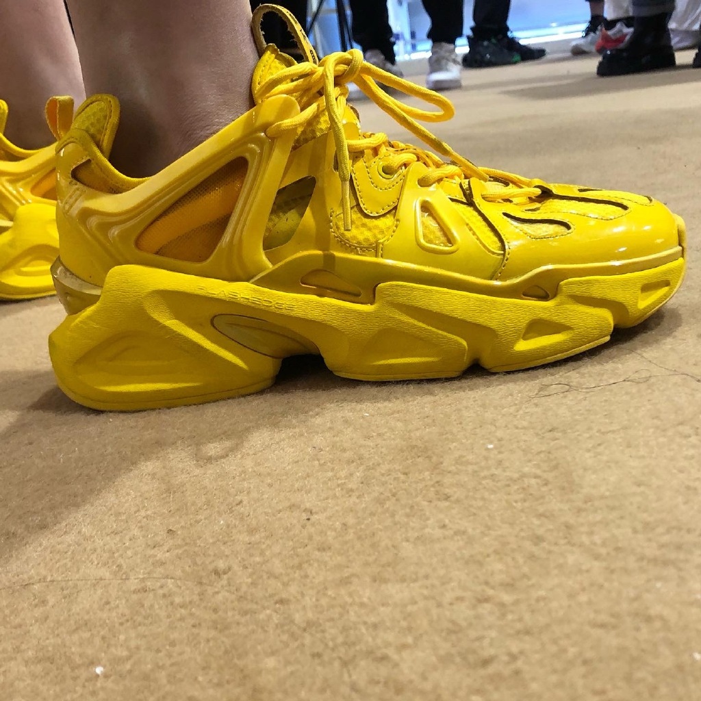 安踏三款时装鞋上市!外形夸张,最高999元,高端款你买账么?