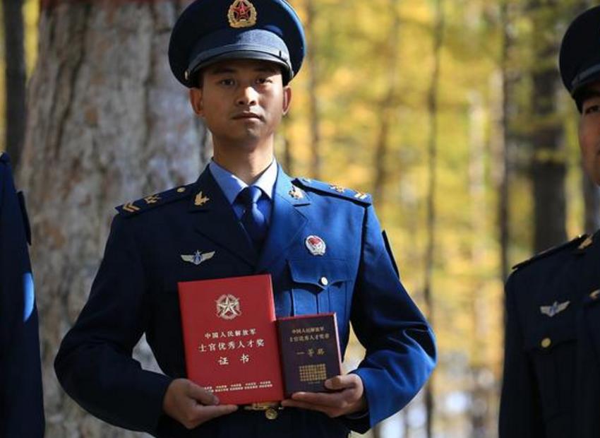 大学生当兵报名没选上会怎么样,大学生考军校没考上怎么办