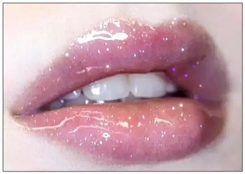 沉浸式秋冬护唇方法,冬天护唇技巧3招解锁新姿势