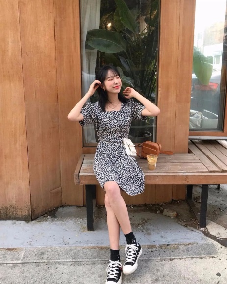 帆布鞋搭配什么样的裙子比较好看,高帮帆布鞋搭配短裙连衣裙秋冬