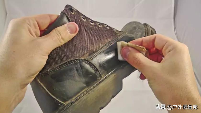 脏兮兮的旅游鞋,徒步鞋爬山脏了怎么清洗