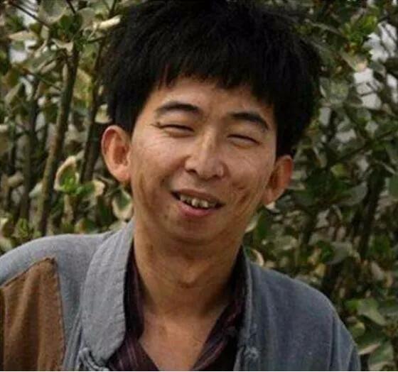 头发越来越长了终于可以留起来了,头发越来越长了打算剪短