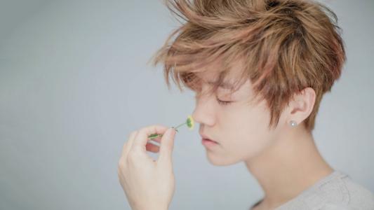 头发稀疏的补救方法成功案例,头发稀疏的补救方法小妙招