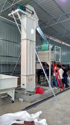 提升机的种类,提升机料斗种类及使用方法