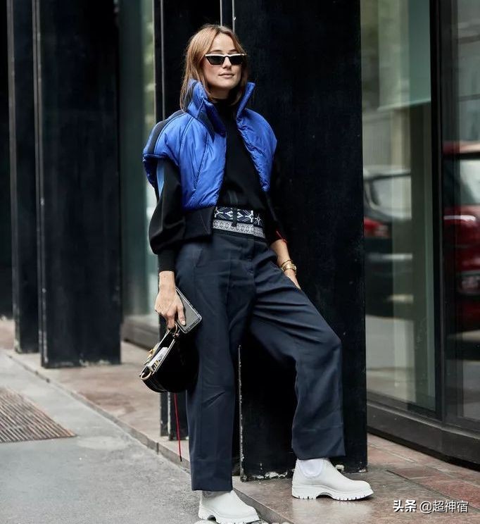 明星机场穿搭秋冬大衣,明星同款背心马甲外套穿搭