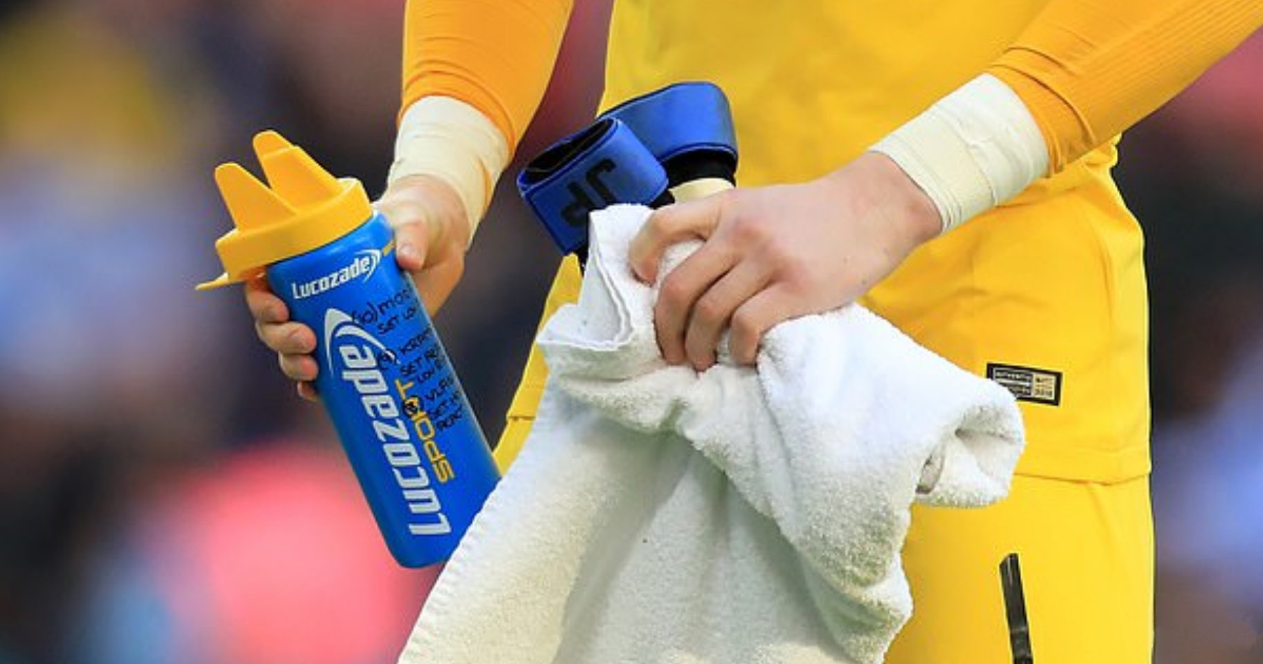 冬天踢球该注意些什么,冬天踢球需要什么准备