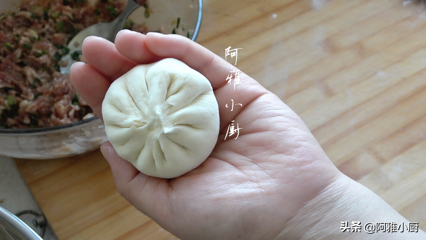 包子的家常做法,方法简单实用,雪白饱满不塌陷,步骤详细讲解