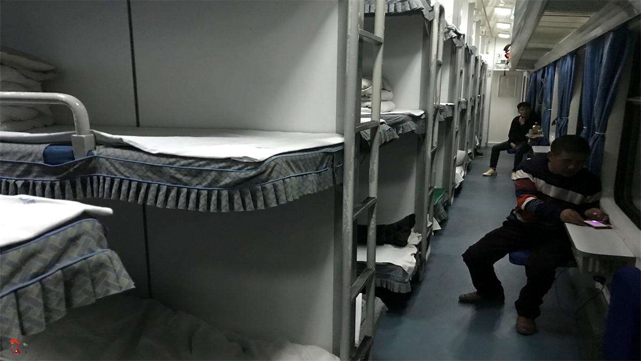 火车卧铺一个人住安全吗,火车卧铺为何要男女混合住