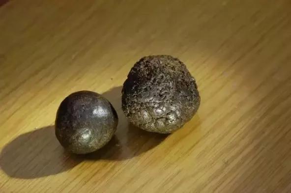 杀羊杀出来个羊宝有人收购吗,杀羊肚子里面有一个硬东西是什么