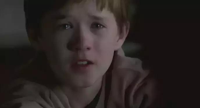 孩子摸*处私**、夹腿、蹭被子，这些小细节千万别忽视