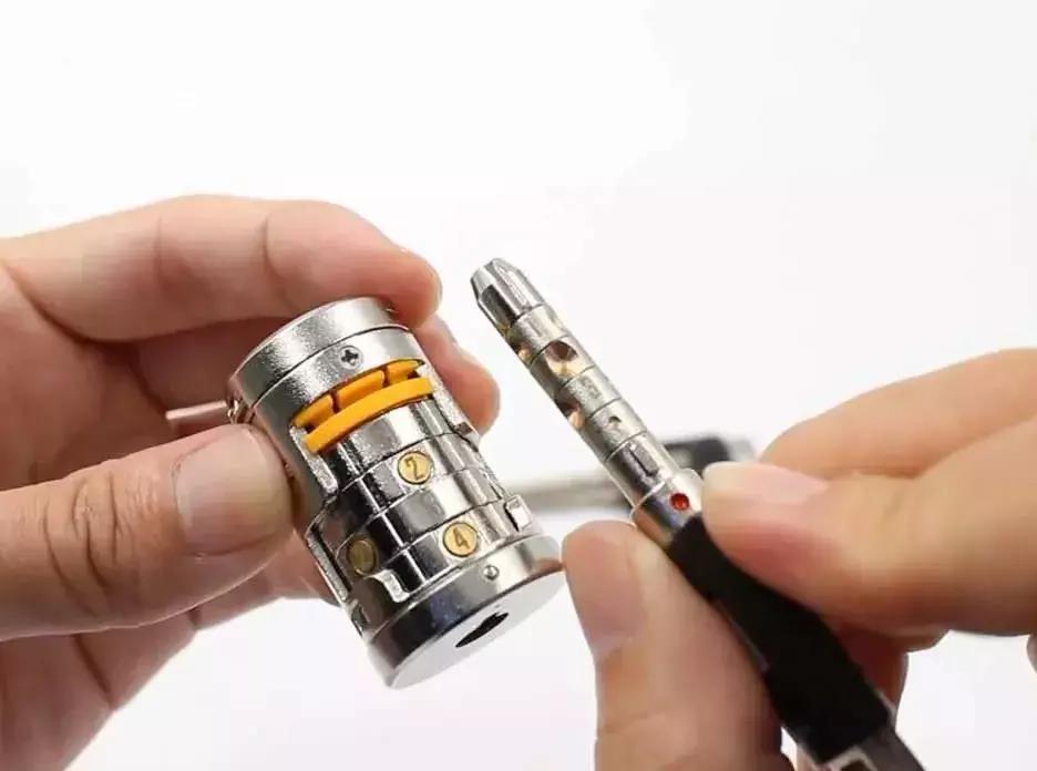 3秒就能打开你家智能锁,智能锁不用钥匙密码就可以打开