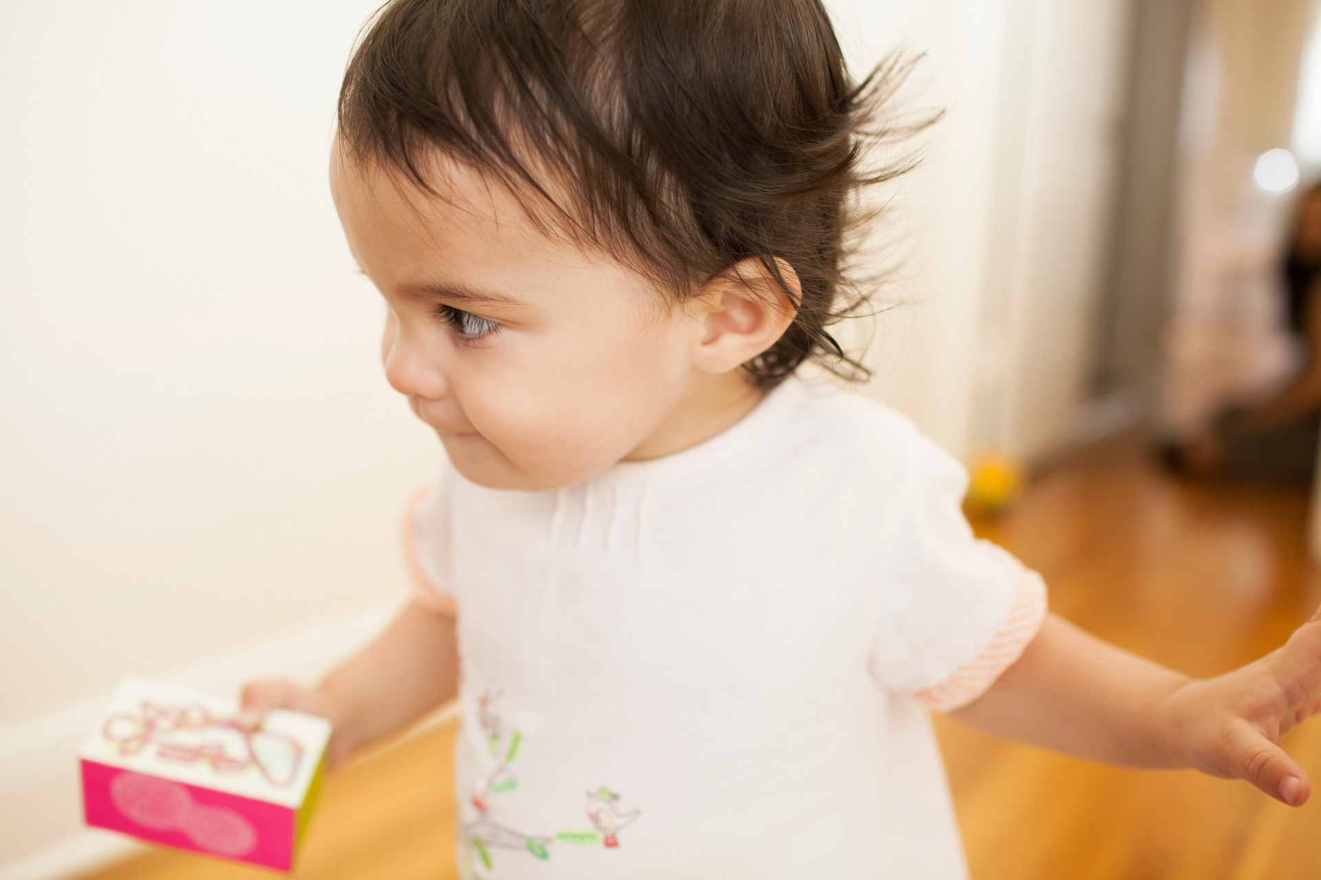 三个月宝宝总是憋尿是怎么回事,如何给宝宝养成憋尿的习惯