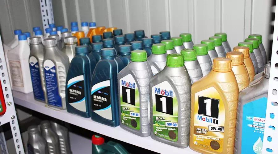 换机油只能换一个品牌吗,换机油就一定换机油滤芯吗